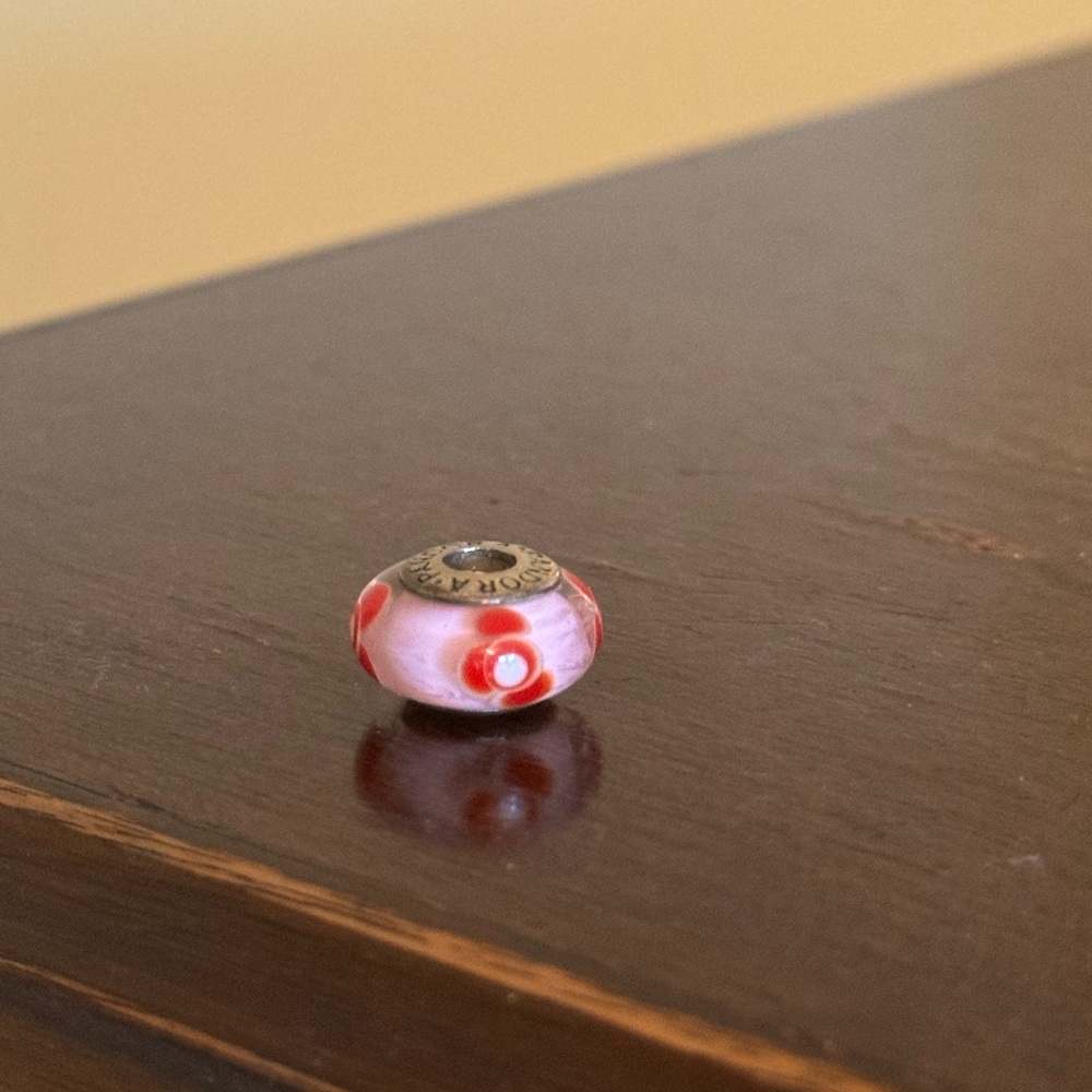 2HP❤️Adorable pink pandora charm!